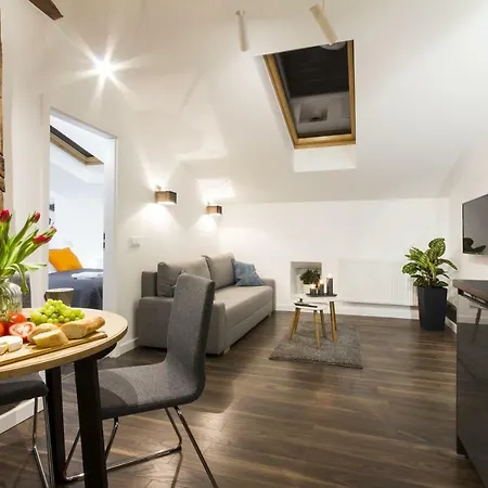 Florianska 24 By Mb Apartman